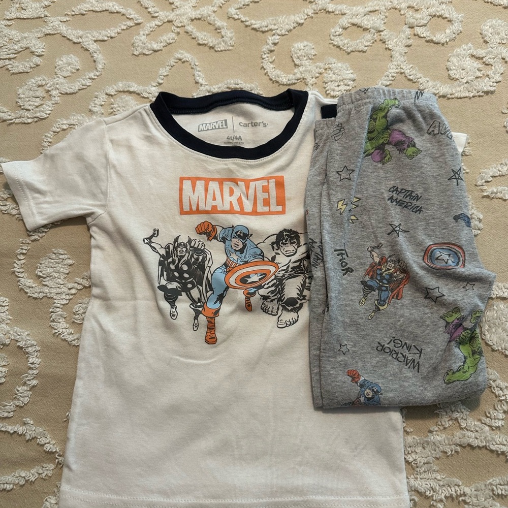 Carter's Marvel White and Gray Kids Pajama Set